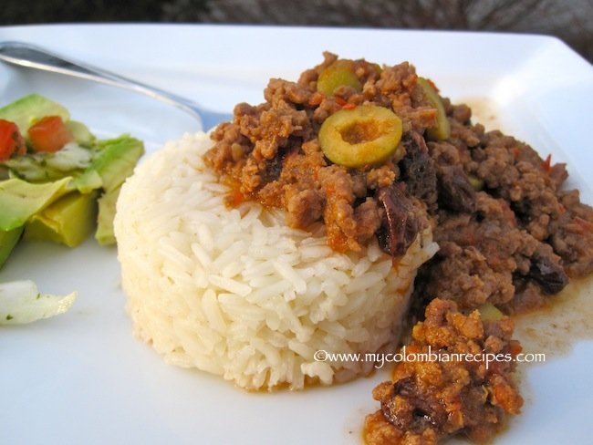 Picadillo Cubano (Cuban Ground Beef Dish)